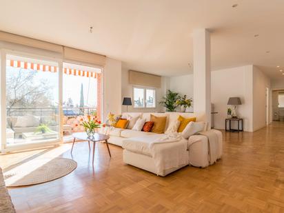 Living room of Flat for sale in  Madrid Capital  with Heating and Terrace