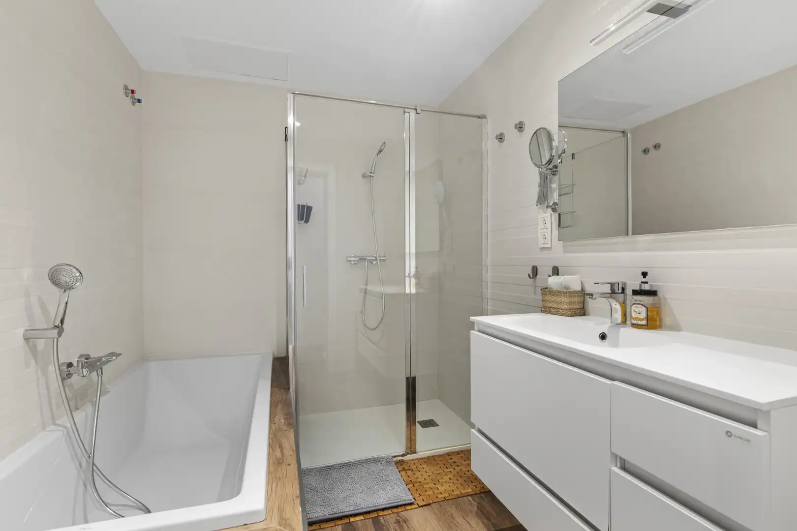 Baño de Casa o chalet en venta en Marbella con Aire acondicionado, Calefacción y Jardín privado