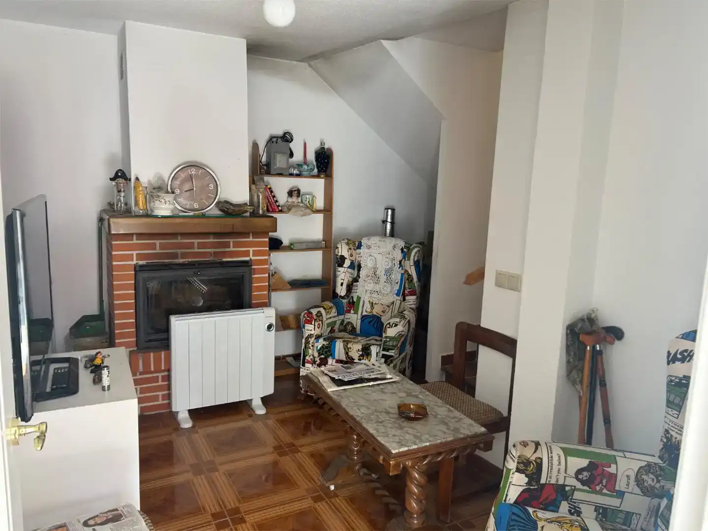 Sala d'estar de Pis en venda en La Toba amb Moblat i Balcó