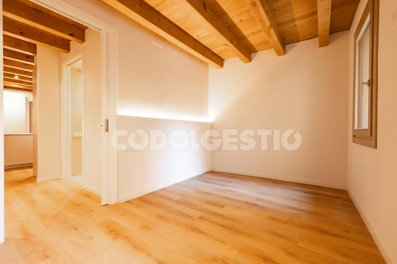 Flat for rent in Vic