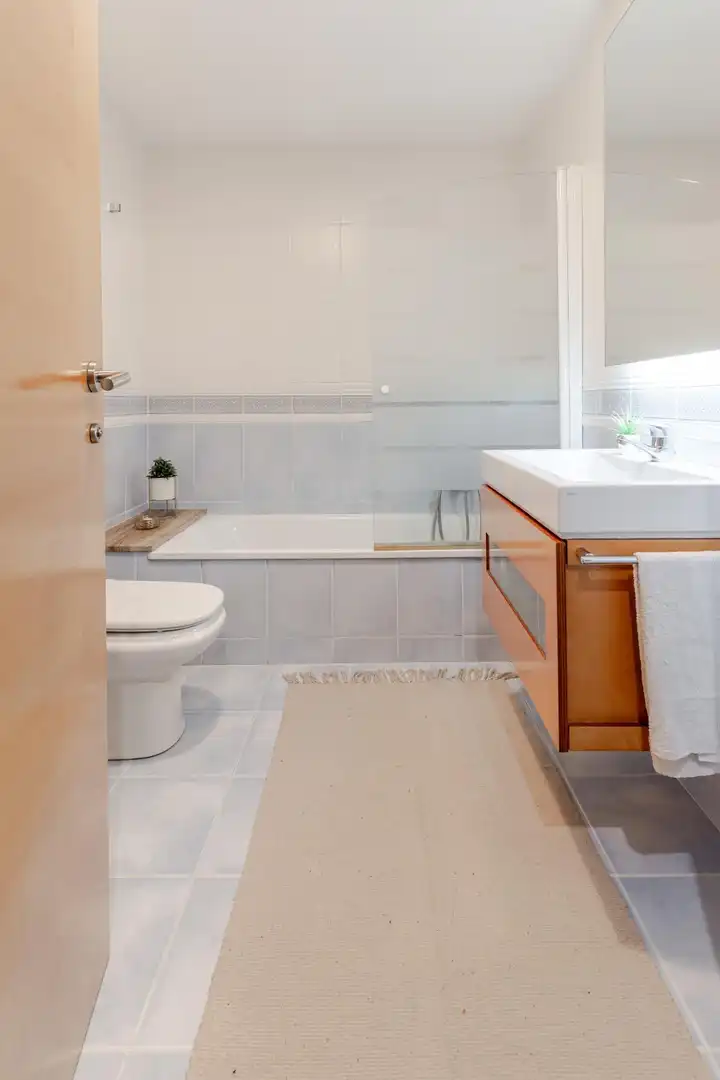 Baño de Piso en venta en Paterna con Aire acondicionado, Calefacción y Balcón