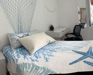 Bedroom of Flat to share in  Barcelona Capital  with Air Conditioner, Heating and Terrace