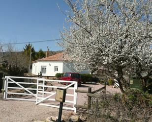 Vista exterior de Casa o xalet en venda en Zarra amb Calefacció