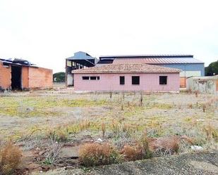 Industrial buildings for sale in Alcazarén