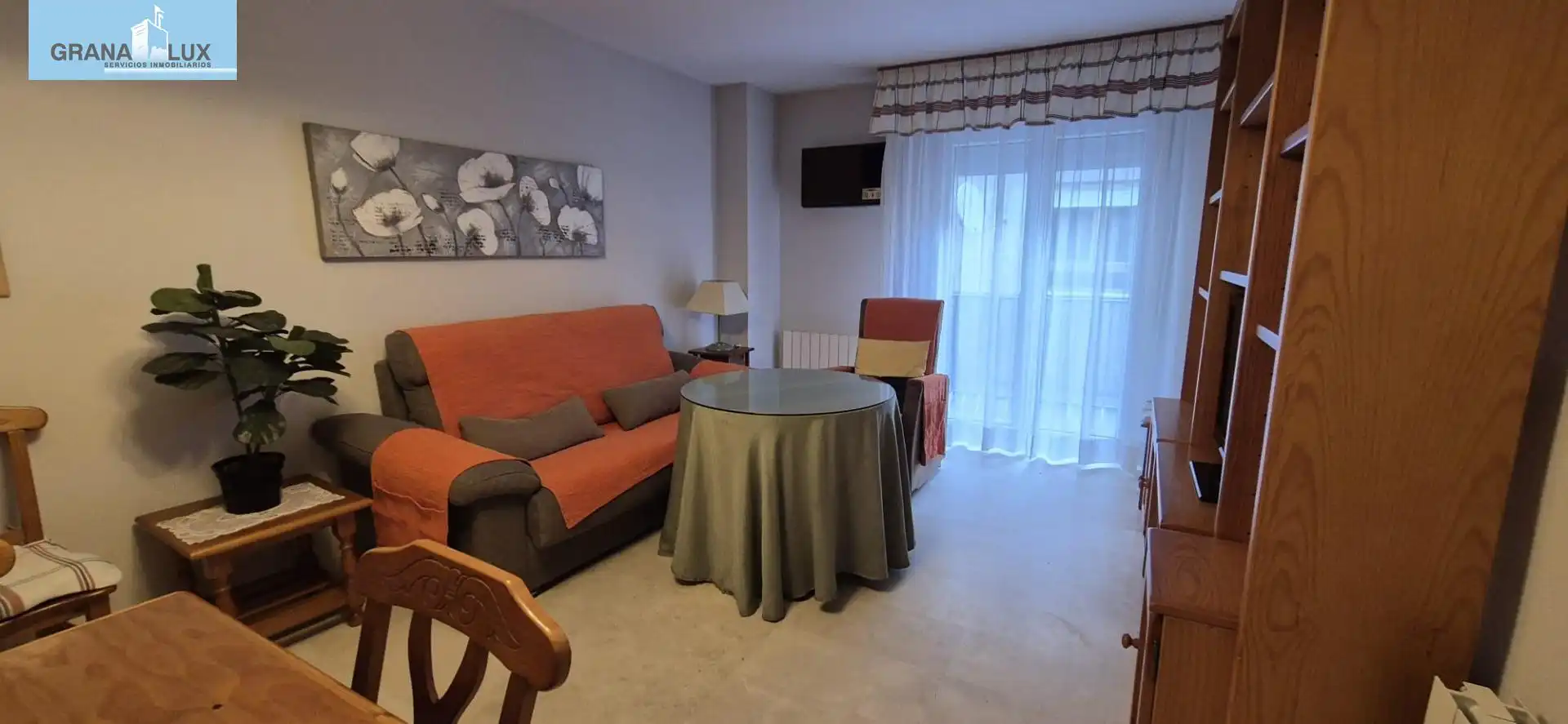 Living room of Flat for rent in Granada  with Heating, Furnished and Balcony