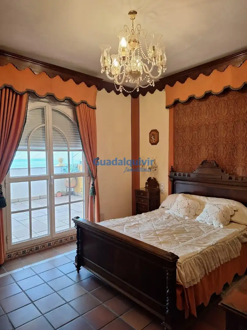 Dormitori de Casa o xalet en venda en Brenes amb Aire condicionat i Terrassa