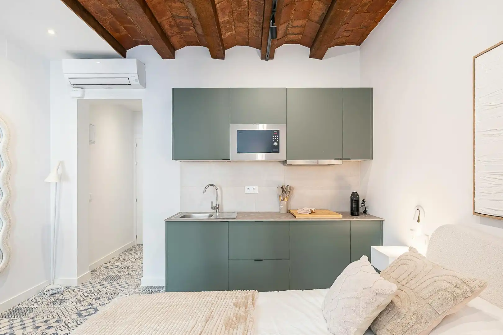 Kitchen of Flat for rent in Barcelona  with Air Conditioner, Heating and Furnished