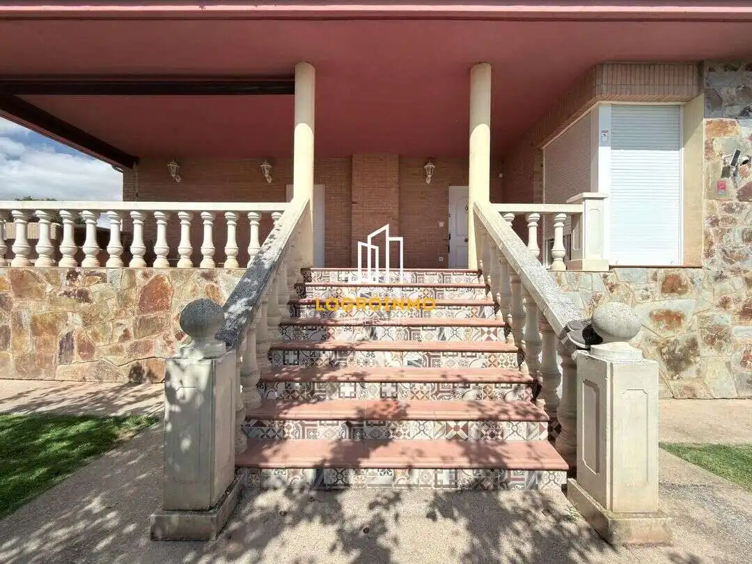 Casa o chalet en venta en El Redal con Calefacción, Trastero y Piscina
