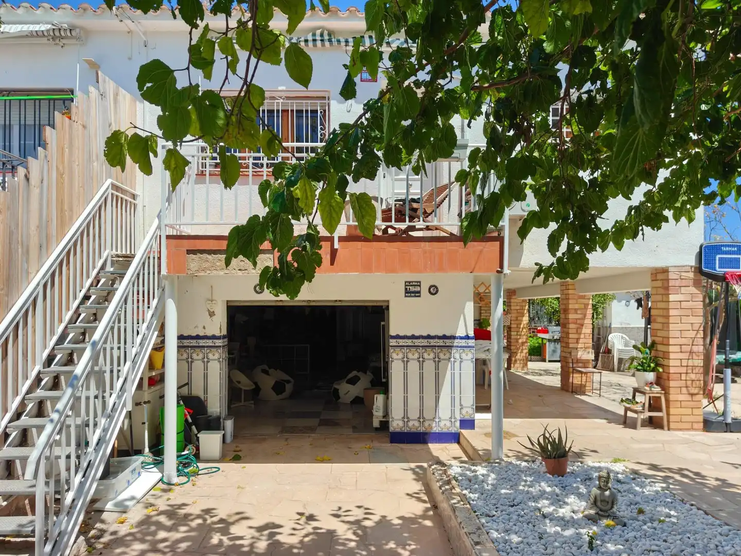 Vista exterior de Casa adosada en venda en L'Ametlla de Mar  amb Aire condicionat, Calefacció i Jardí privat