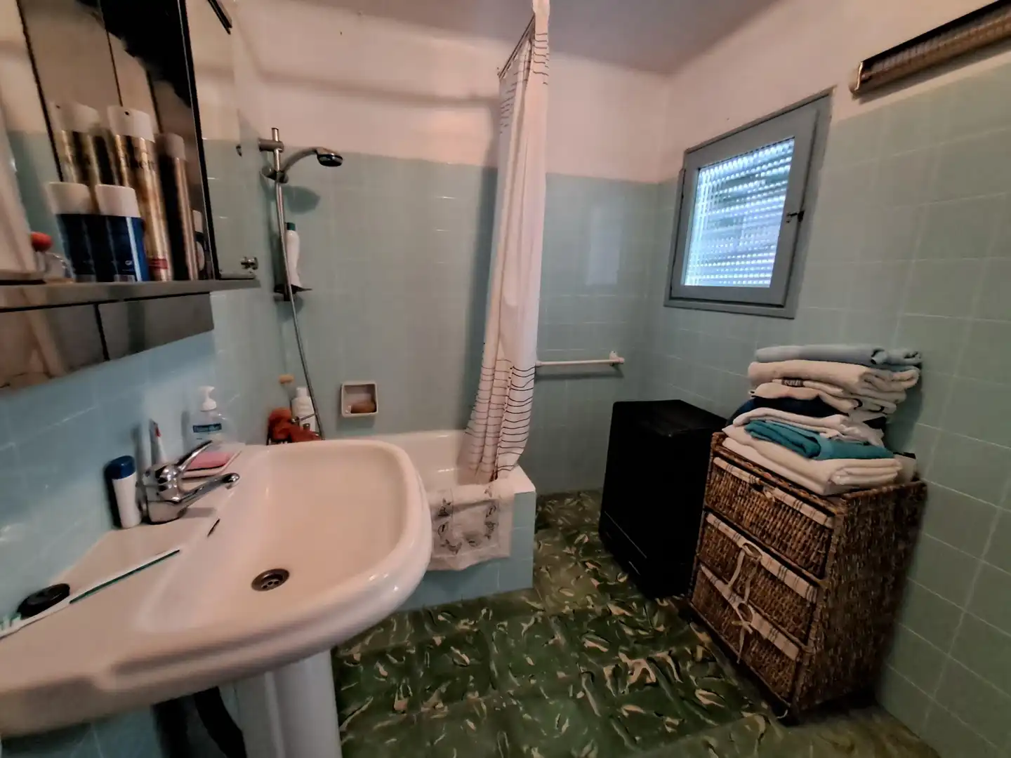 Baño de Casa adosada en venta en Móra la Nova con Terraza, Amueblado y Lavadora