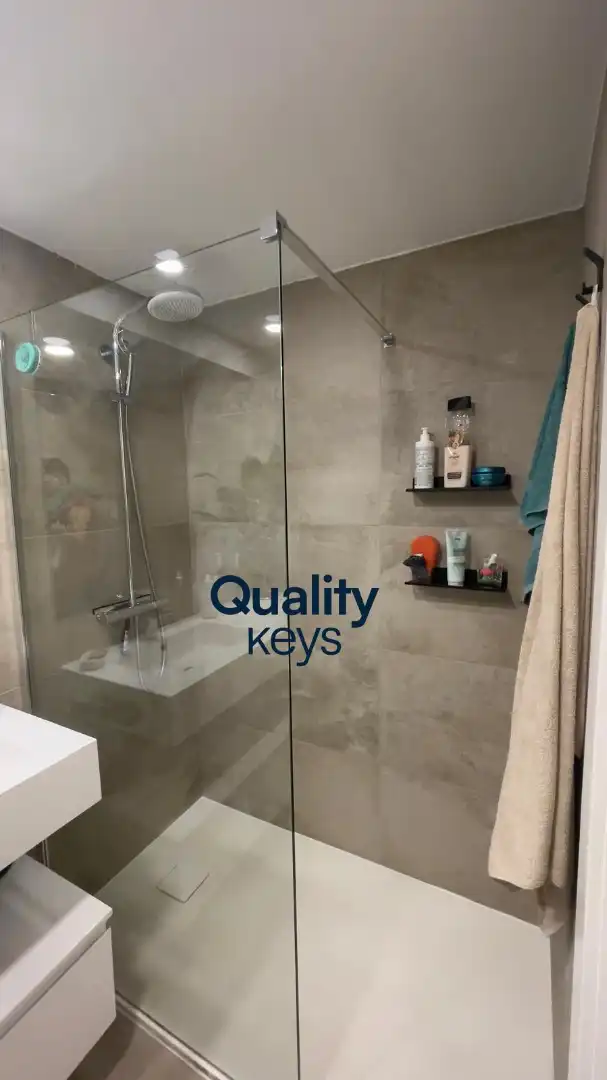 Bathroom of Flat for rent in Madrid  with Air Conditioner, Heating and Terrace