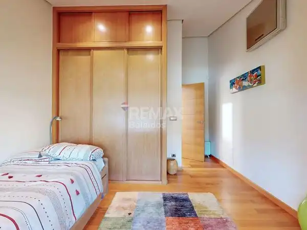 Habitación de Casa o chalet en venta en Vigo  con Aire acondicionado, Calefacción y Jardín privado