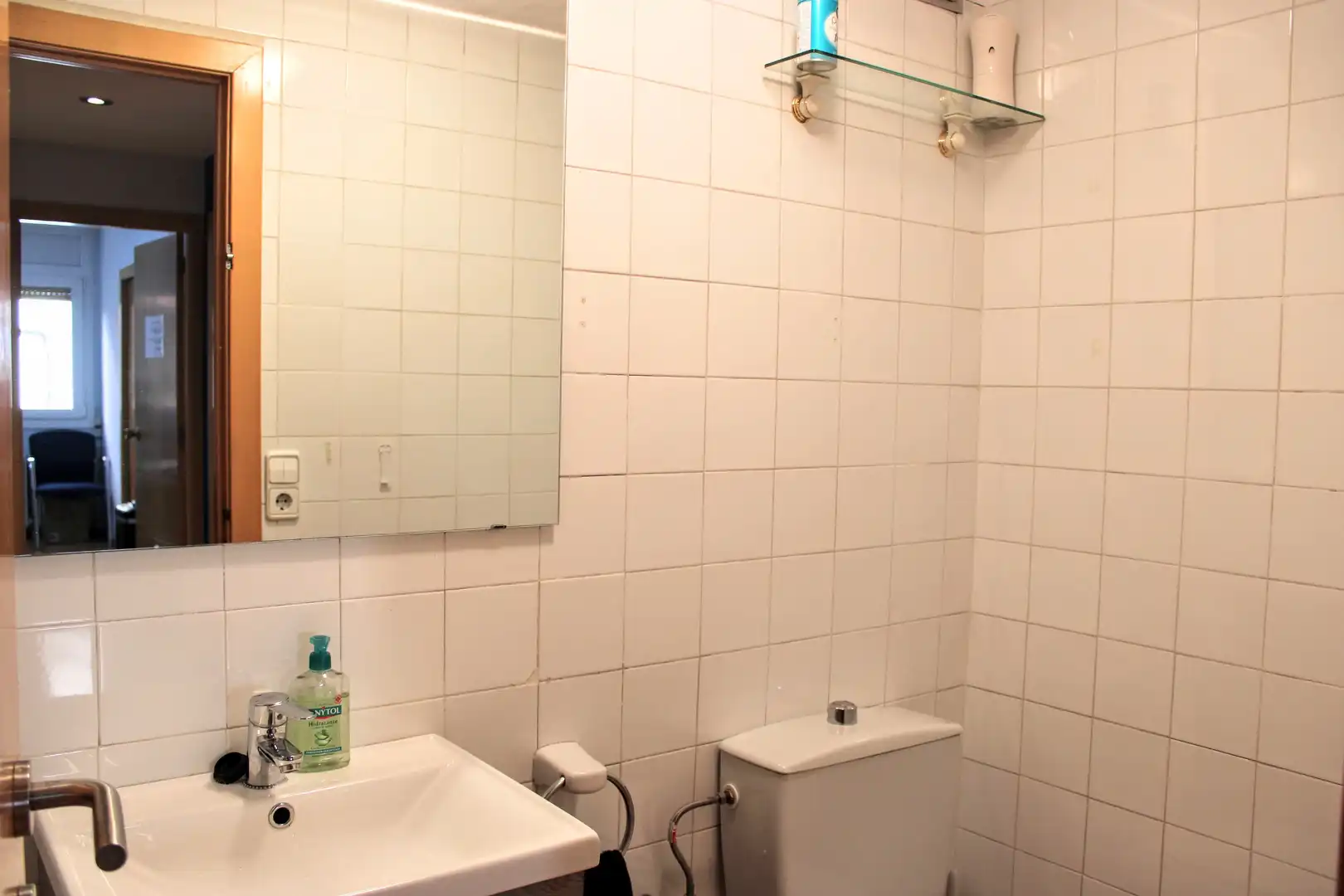 Bathroom of Flat for sale in Girona