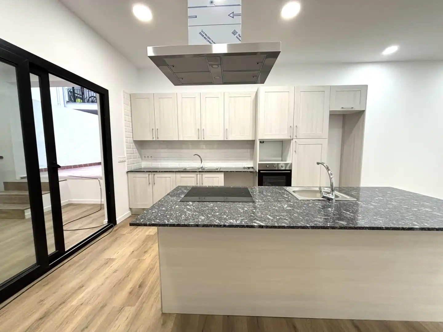 Kitchen of Flat for sale in Girona  with Air Conditioner, Heating and Parquet flooring