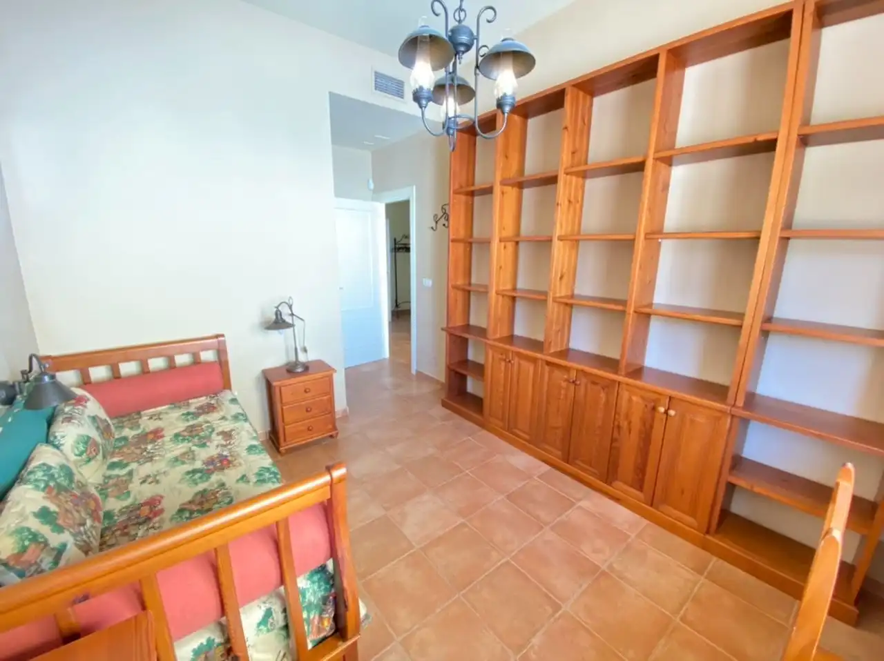 Dormitori de Casa o xalet en venda en Torrox amb Aire condicionat, Jardí privat i Traster