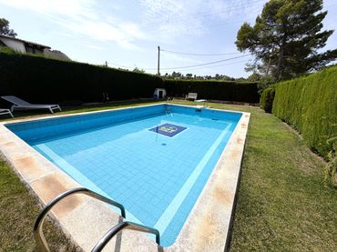 Detached house with balcony for sale in Mediona