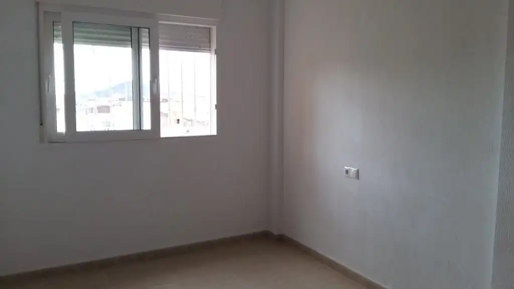 Dúplex de alquiler con opción a compra en Calle los Huertos, Barrio de Peral - San Félix