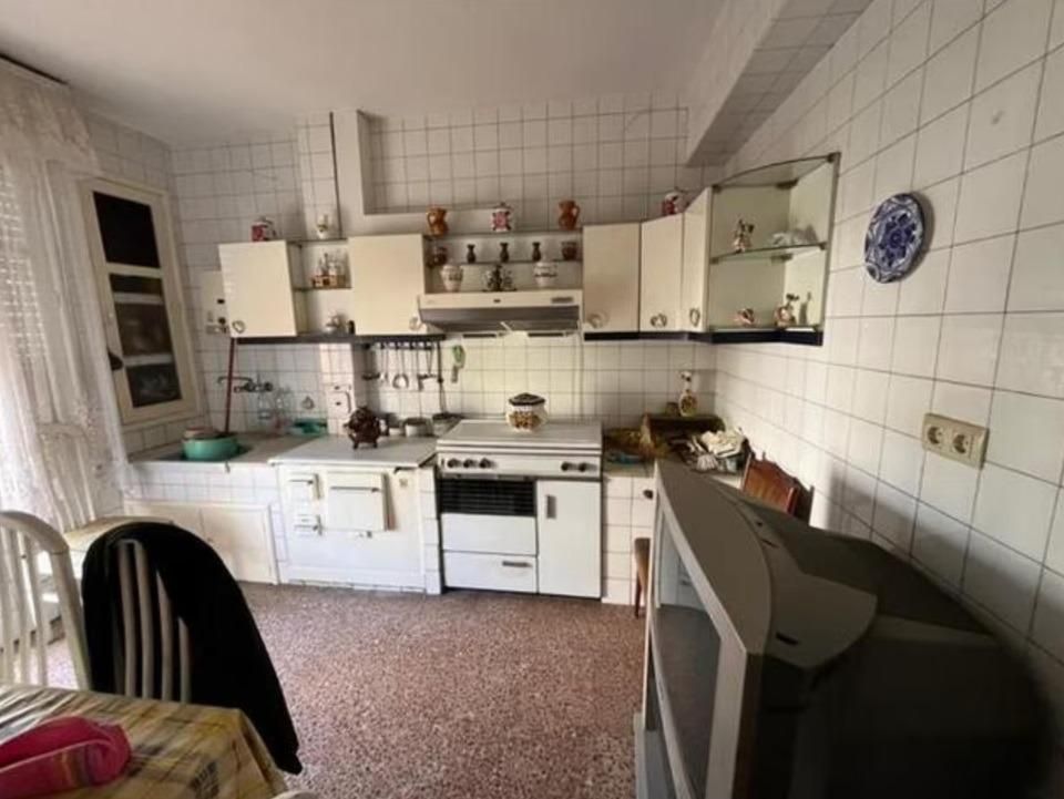 Kitchen of Flat for sale in Ourense Capital   with Heating and Balcony