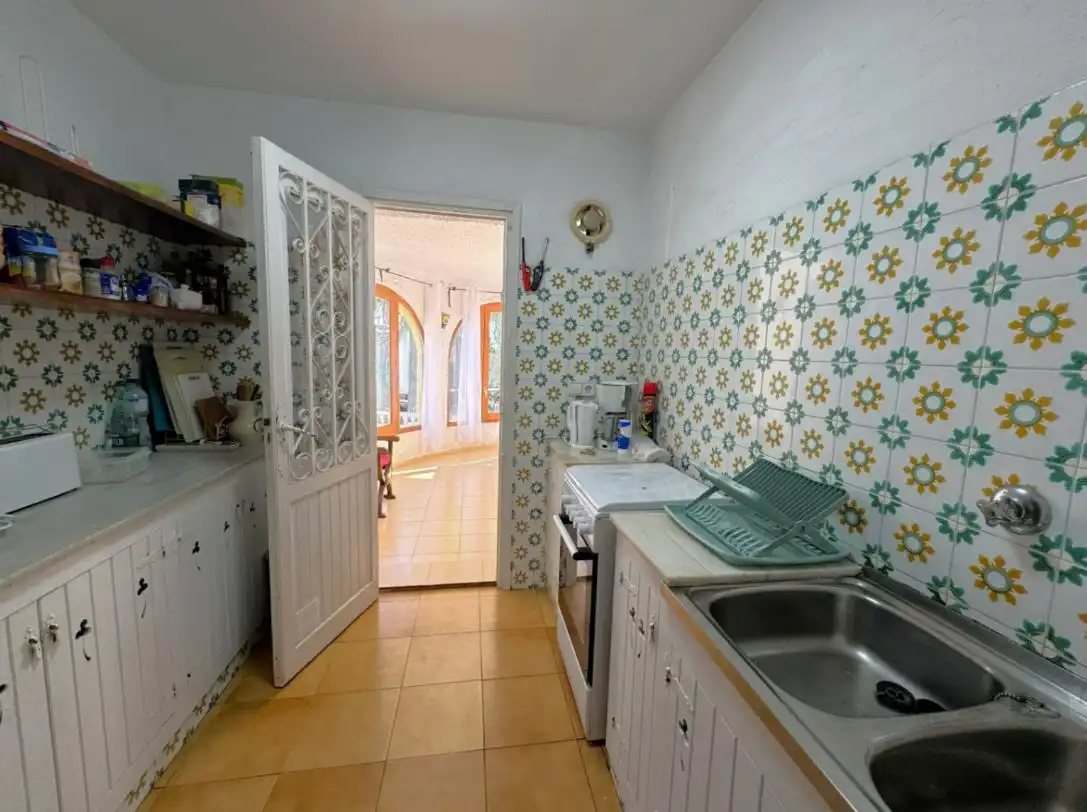 Küche von Haus oder Chalet zum Verkauf in Calpe / Calp mit Klimaanlage, Heizung und Privatgarten