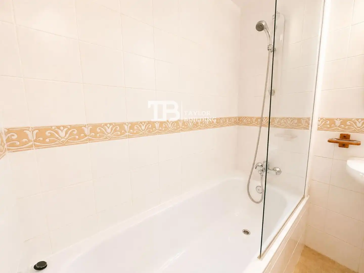 Badezimmer von Wohnung zum Verkauf in Calvià mit Klimaanlage, Heizung und Privatgarten