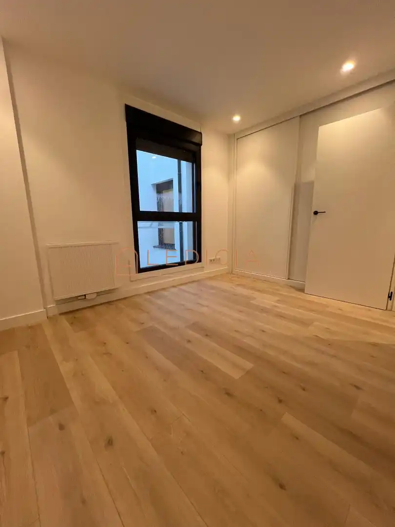Flat with lift for sale in Sanjurjo Badía, imagen 17