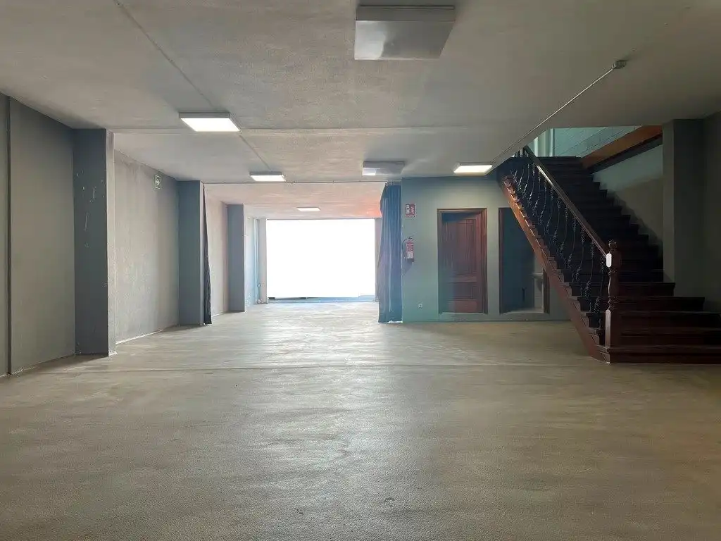 Nave industrial en venta en Santiago de Compostela 