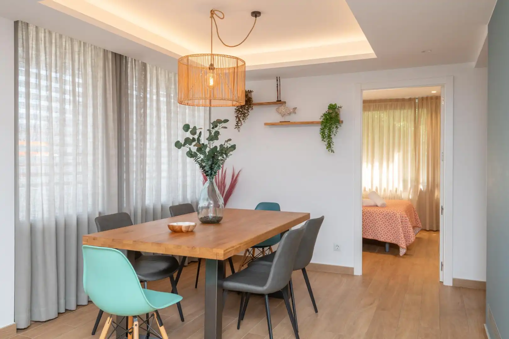 Dining room of Flat for rent in Girona  with Air Conditioner, Heating and Furnished