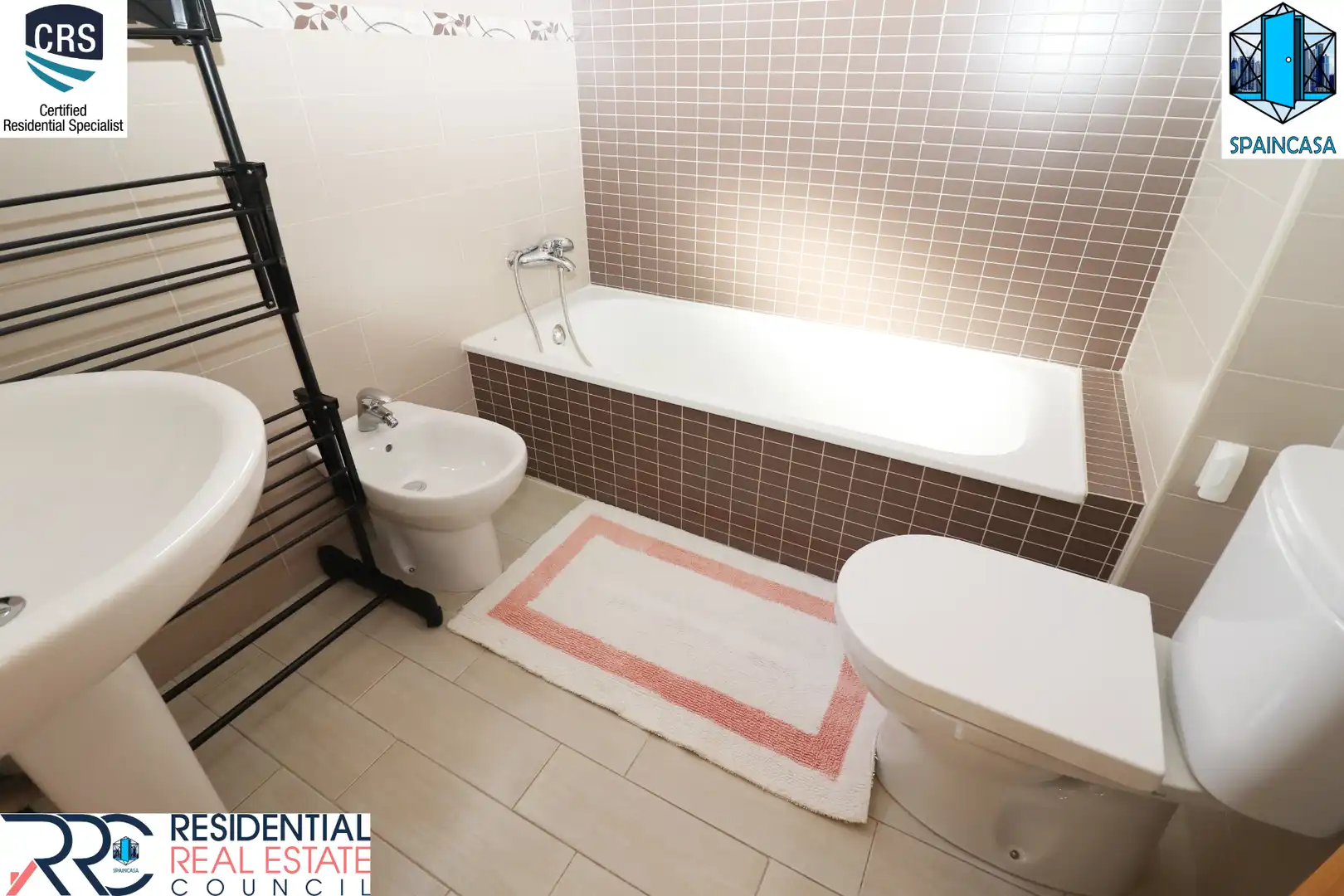 Bathroom of Flat for sale in Gibraleón  with Air Conditioner, Heating and Storage room