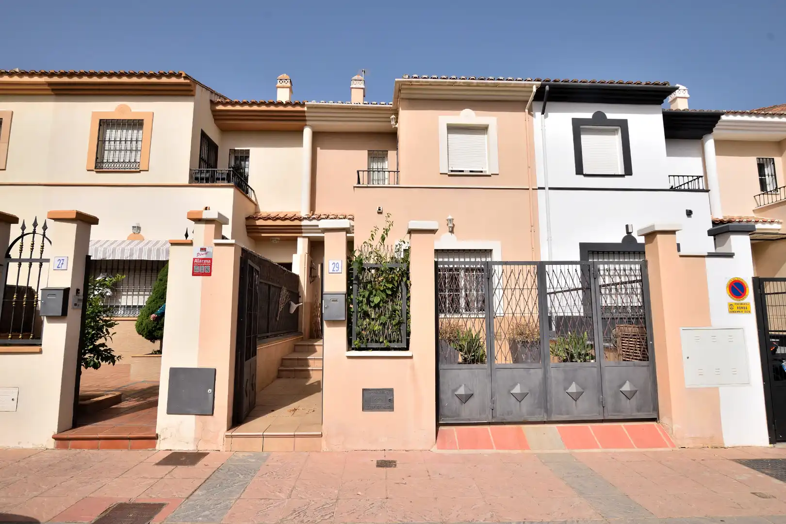 Vista exterior de Casa adosada en venda en Ronda amb Aire condicionat, Calefacció i Parquet