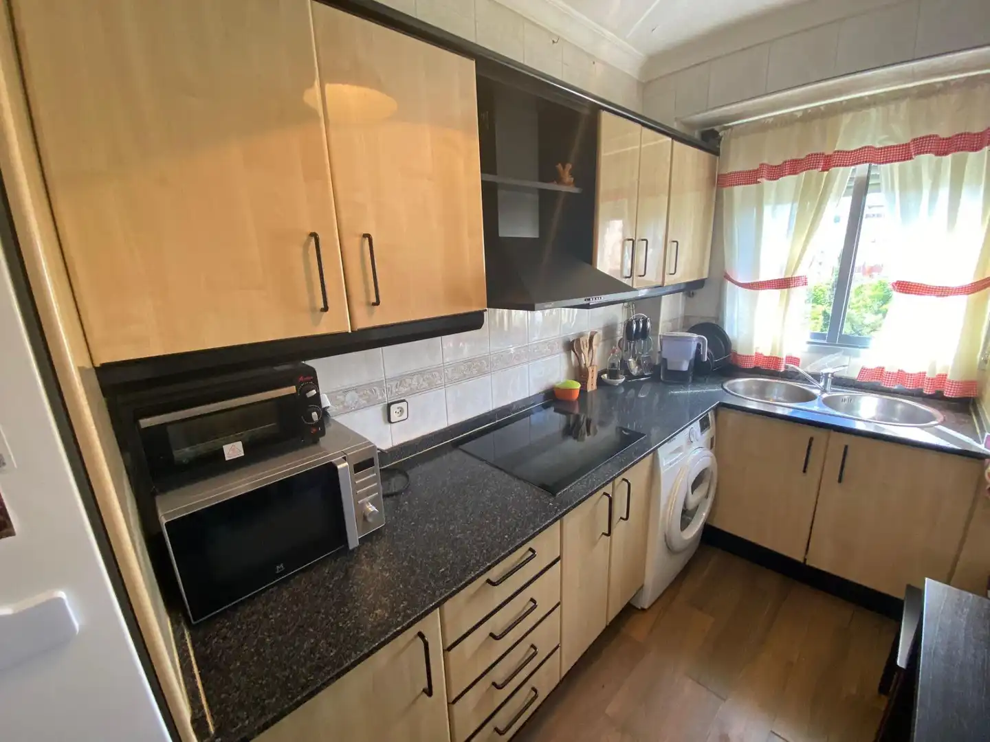 Kitchen of Flat for sale in Sevilla  with Air Conditioner and Terrace