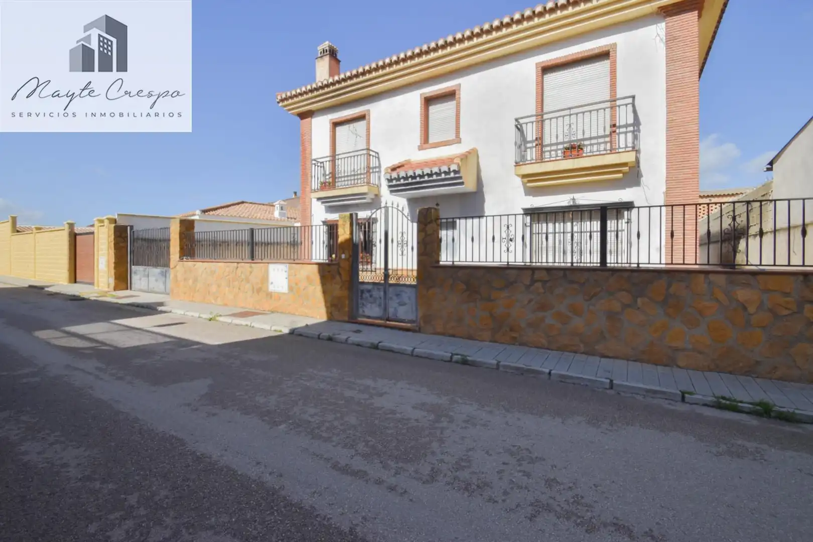 Haus zum Verkauf in Calle de Granada