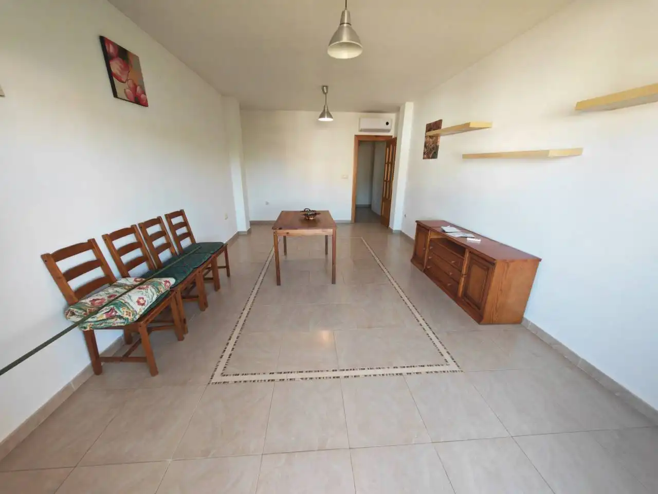Wohnung zum Verkauf in Huétor Tájar mit Klimaanlage, Heizung und Terrasse