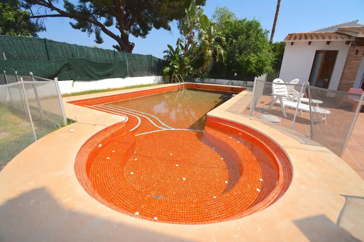 Piscina de Casa o chalet en venta en Dénia con Aire acondicionado, Calefacción y Jardín privado