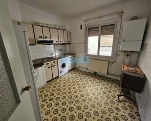 Kitchen of Apartment for sale in  Logroño