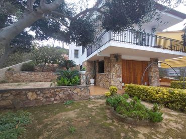 Villa avec balcon à vendre à Sant Fost de Campsentelles