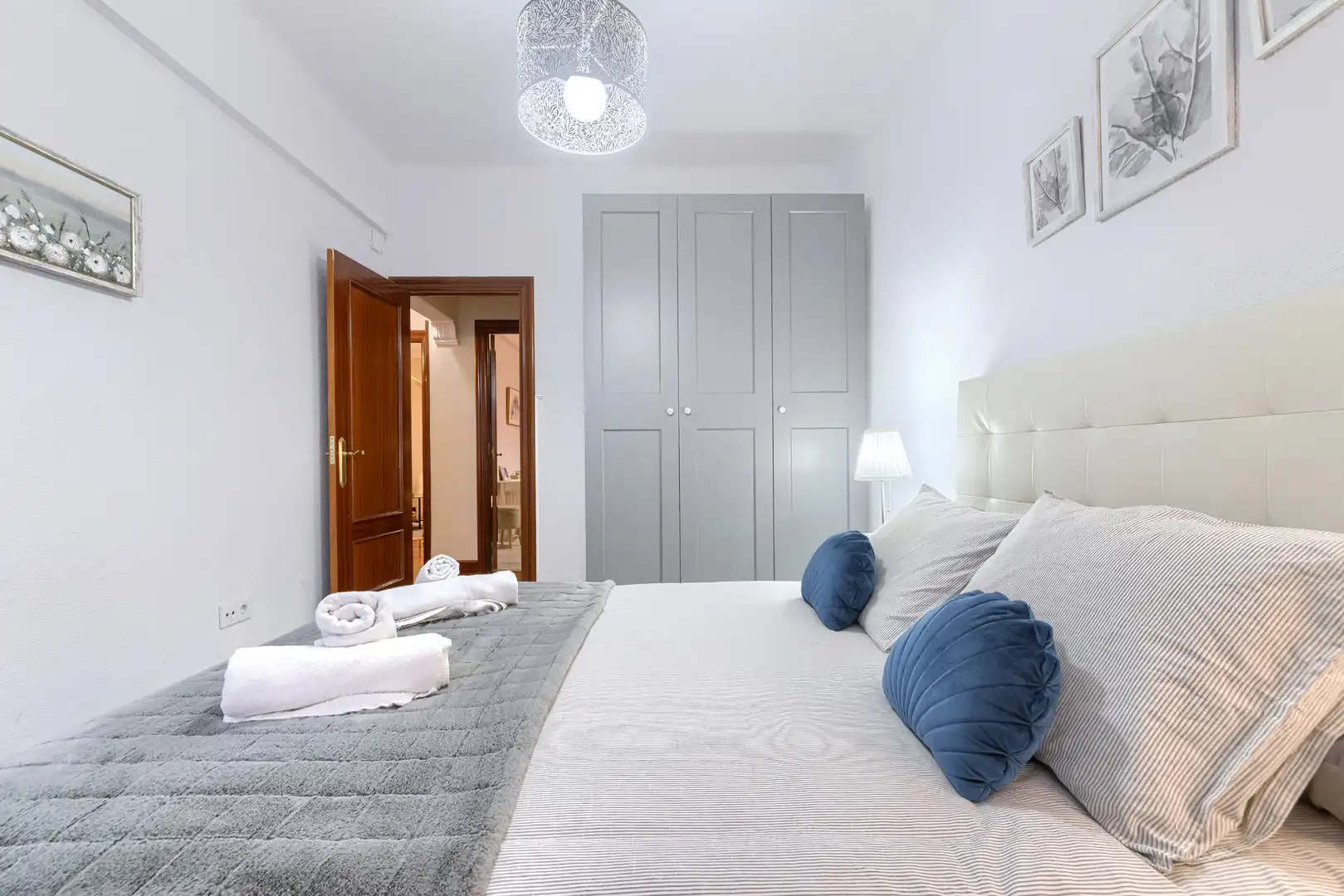 Habitación de Apartamento de alquiler en Bilbao  con Calefacción, Amueblado y Lavadora