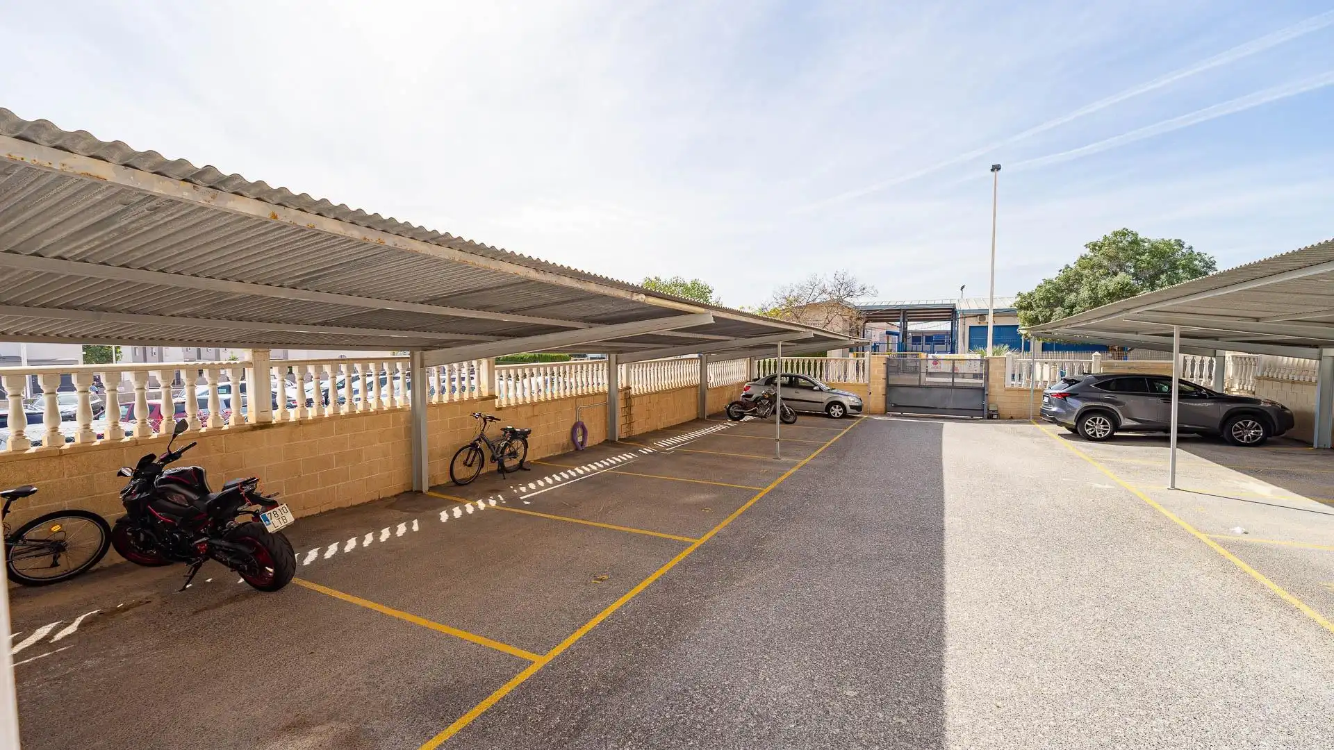 Parking de Planta baja en venta en Torrevieja con Jardín privado, Terraza y Trastero
