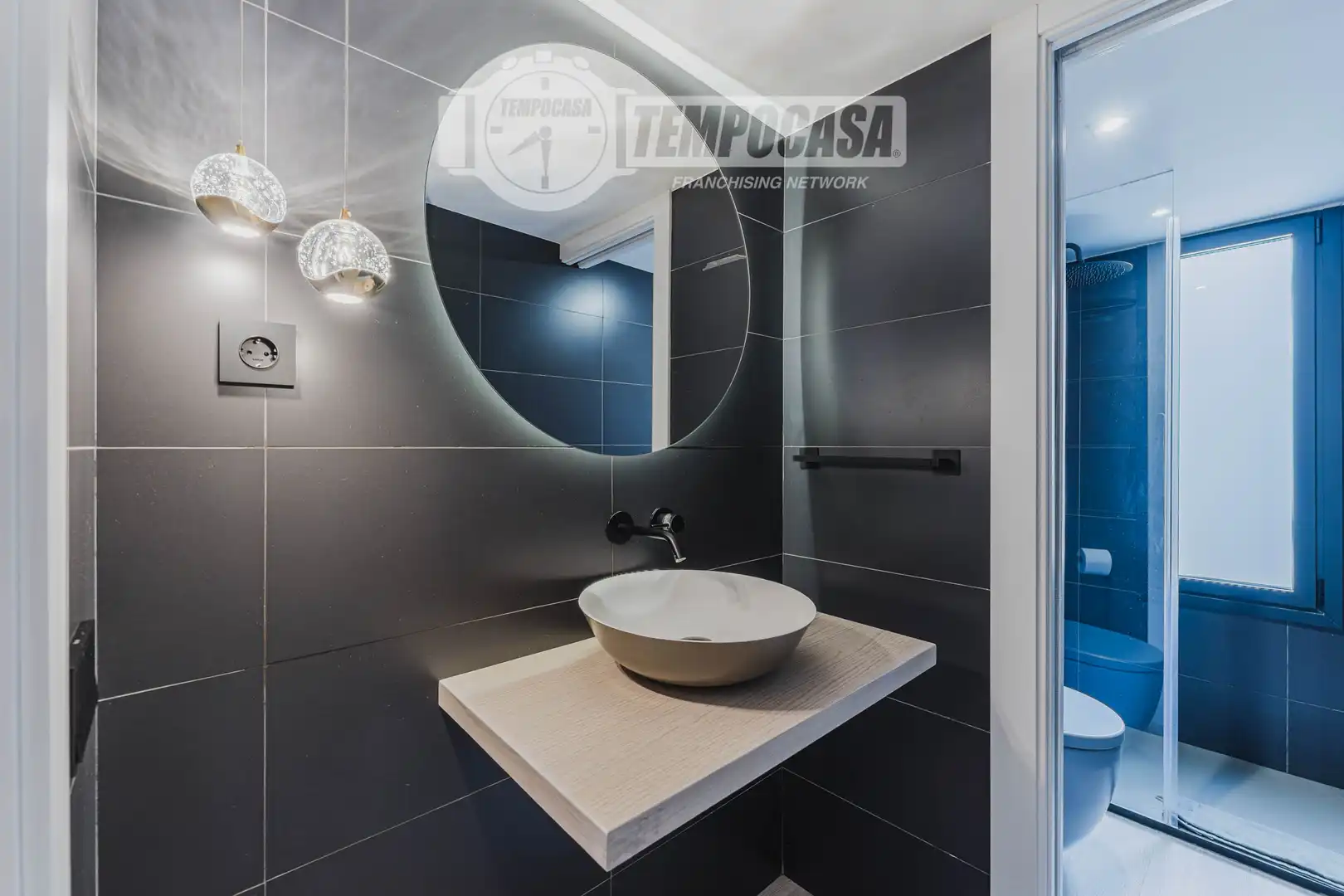 Bathroom of Flat for sale in Barcelona  with Air Conditioner, Heating and Balcony