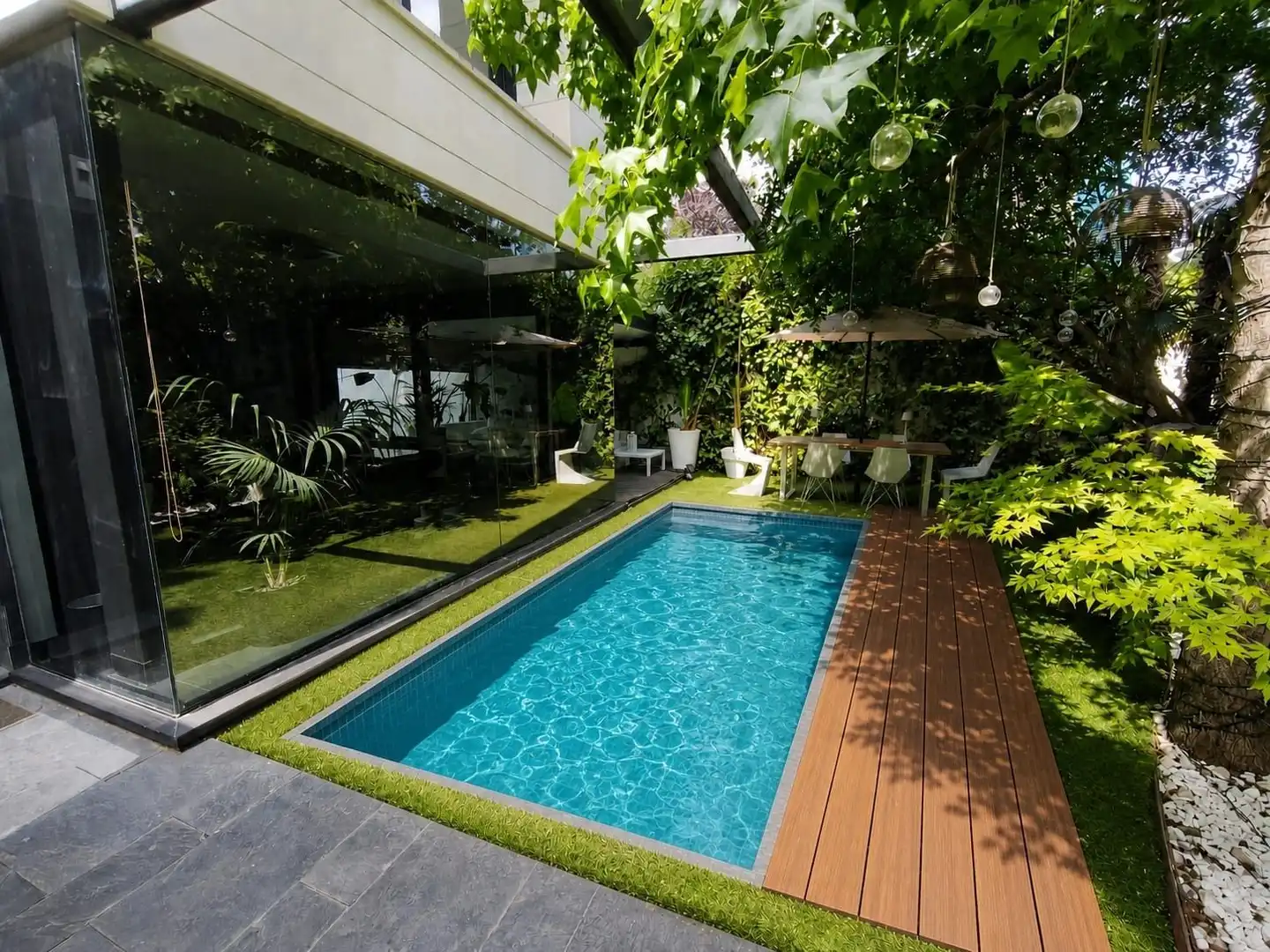 Piscina de Casa o chalet en venta en Madrid con Aire acondicionado, Calefacción y Jardín privado