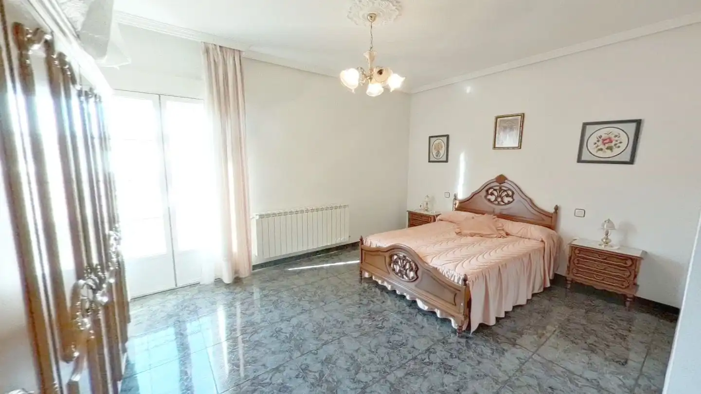 Habitación de Piso en venta en Navahermosa con Calefacción, Terraza y Amueblado