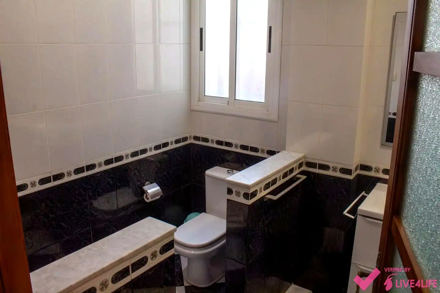 Badezimmer von Wohnung zur untervermieten in Valencia mit Möbliert