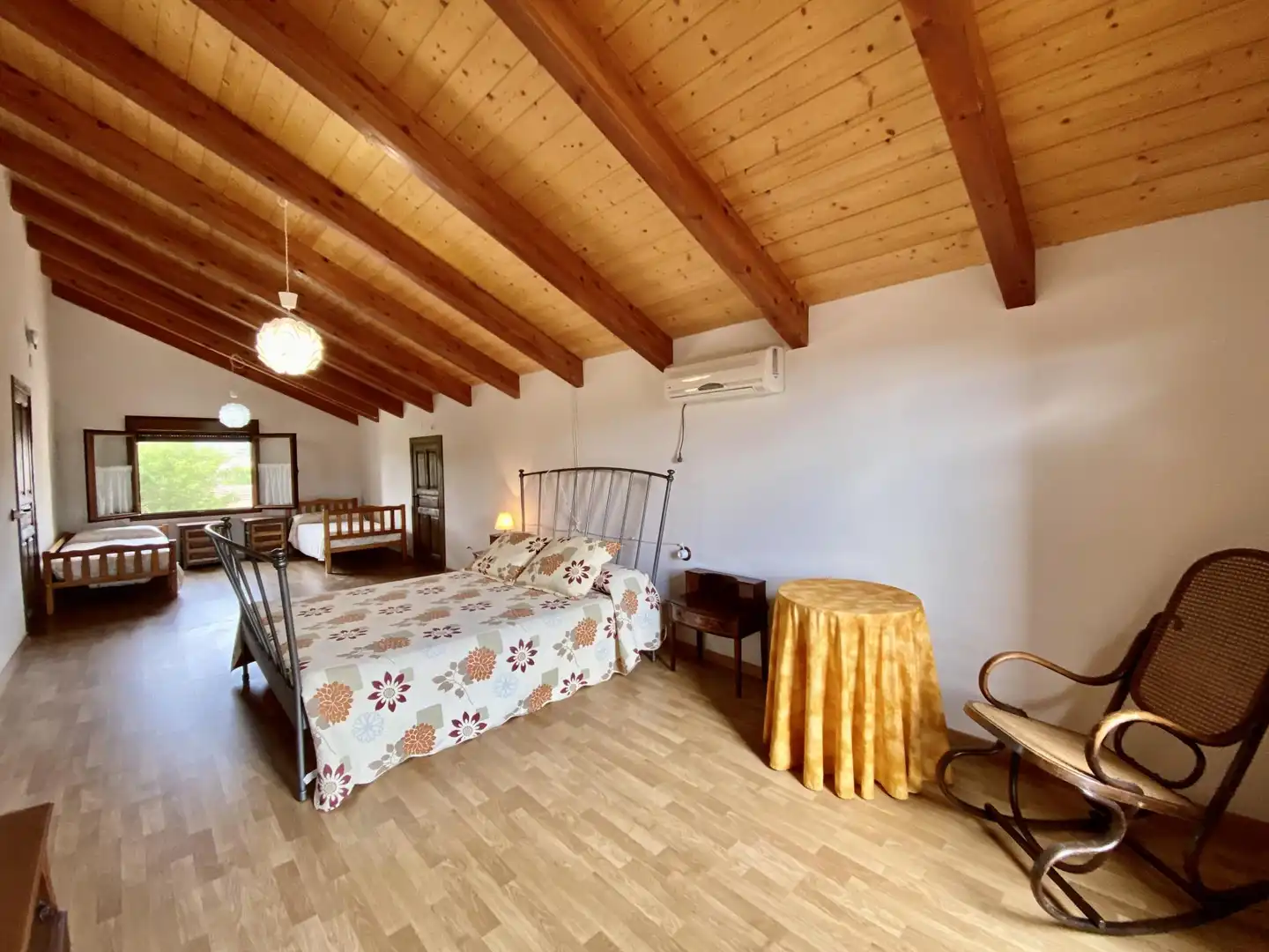 Habitación de Casa o chalet en venta en Los Cortijos  con Calefacción, Terraza y Trastero