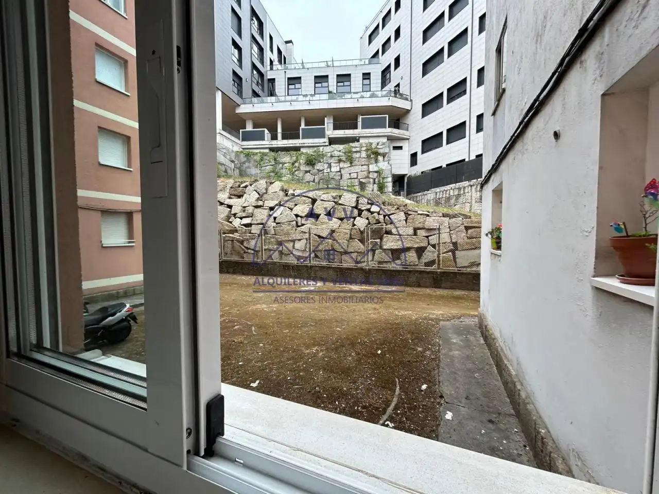 Parkplatz von Wohnung zum Verkauf in Vigo  mit Heizung und Möbliert