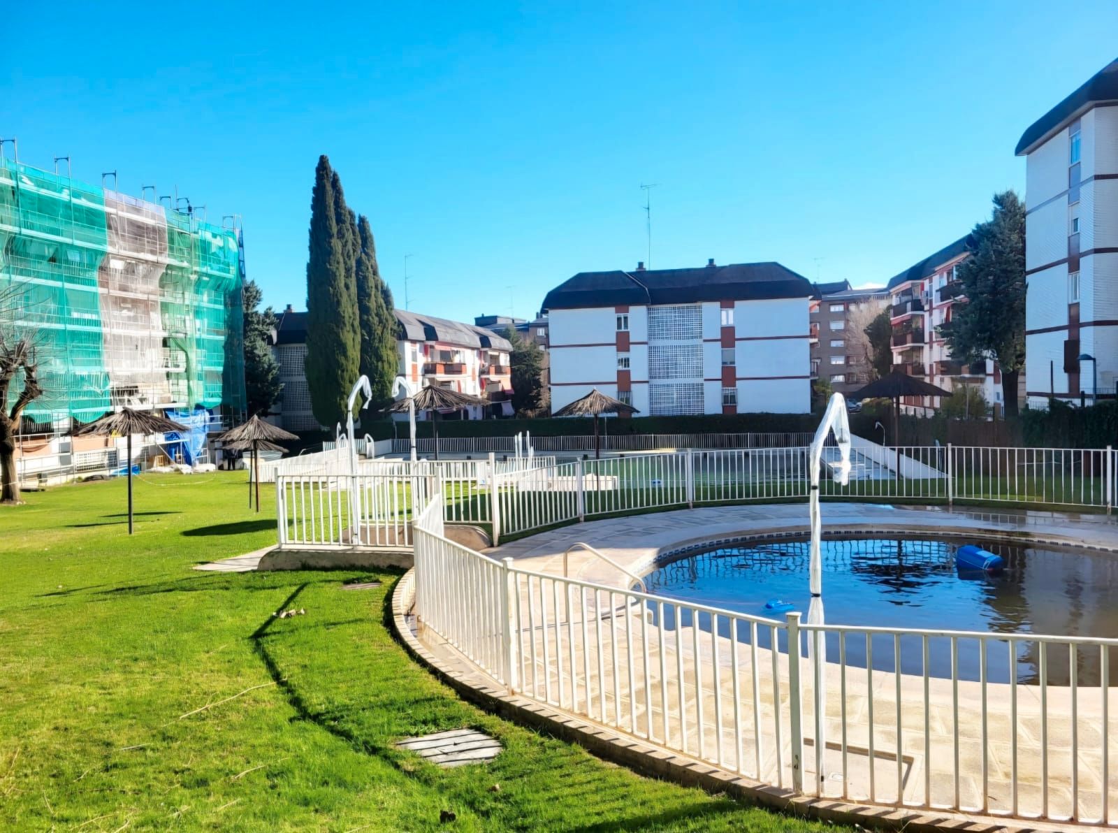 Vista exterior de Piso en venta en San Sebastián de los Reyes con Calefacción, Parquet y Terraza