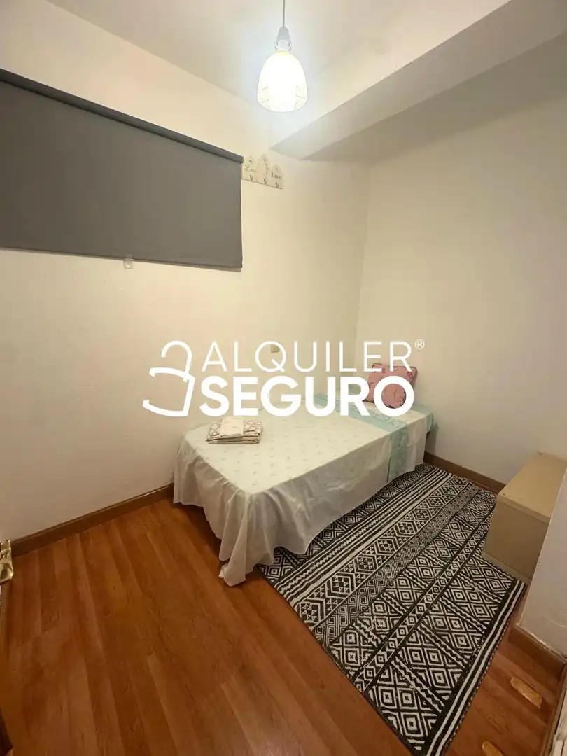 Habitación de Piso de alquiler en Bargas con Aire acondicionado, Trastero y Amueblado