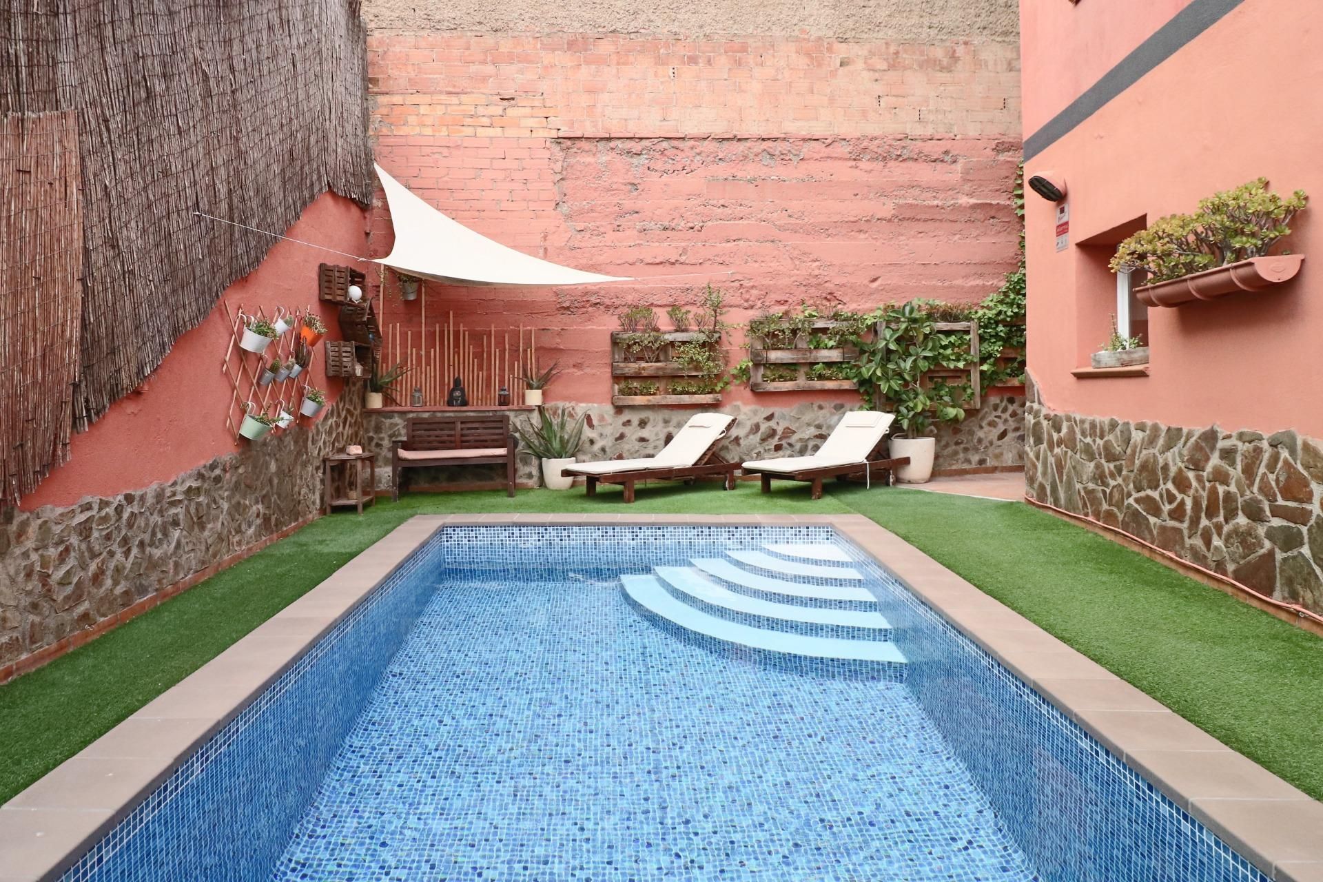 Swimming pool of House or chalet for sale in Molins de Rei  with Air Conditioner, Heating and Private garden