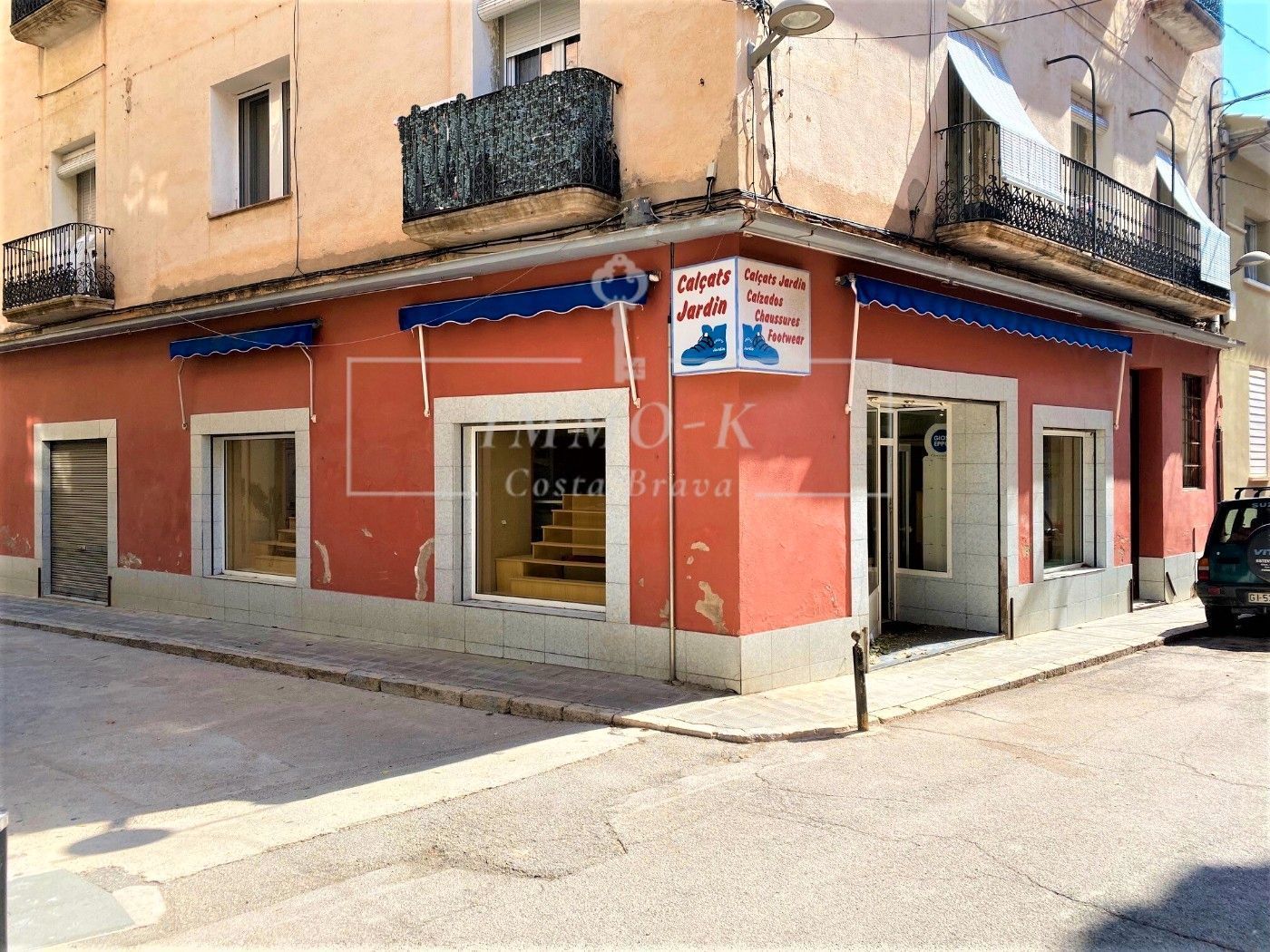 Local en venda en Portbou amb Calefacció i Moblat