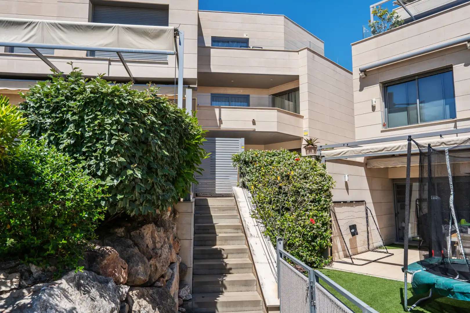 Vista exterior de Casa adosada en venta en Torredembarra con Aire acondicionado, Calefacción y Parquet