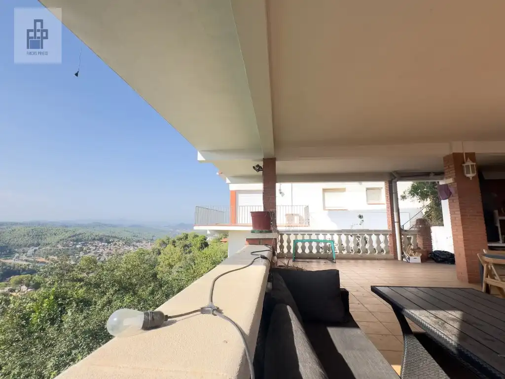 Terraza de Casa o chalet en venta en Torrelles de Llobregat