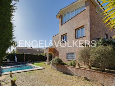 Casa amb balcó en venda a Sant Vicenç platja